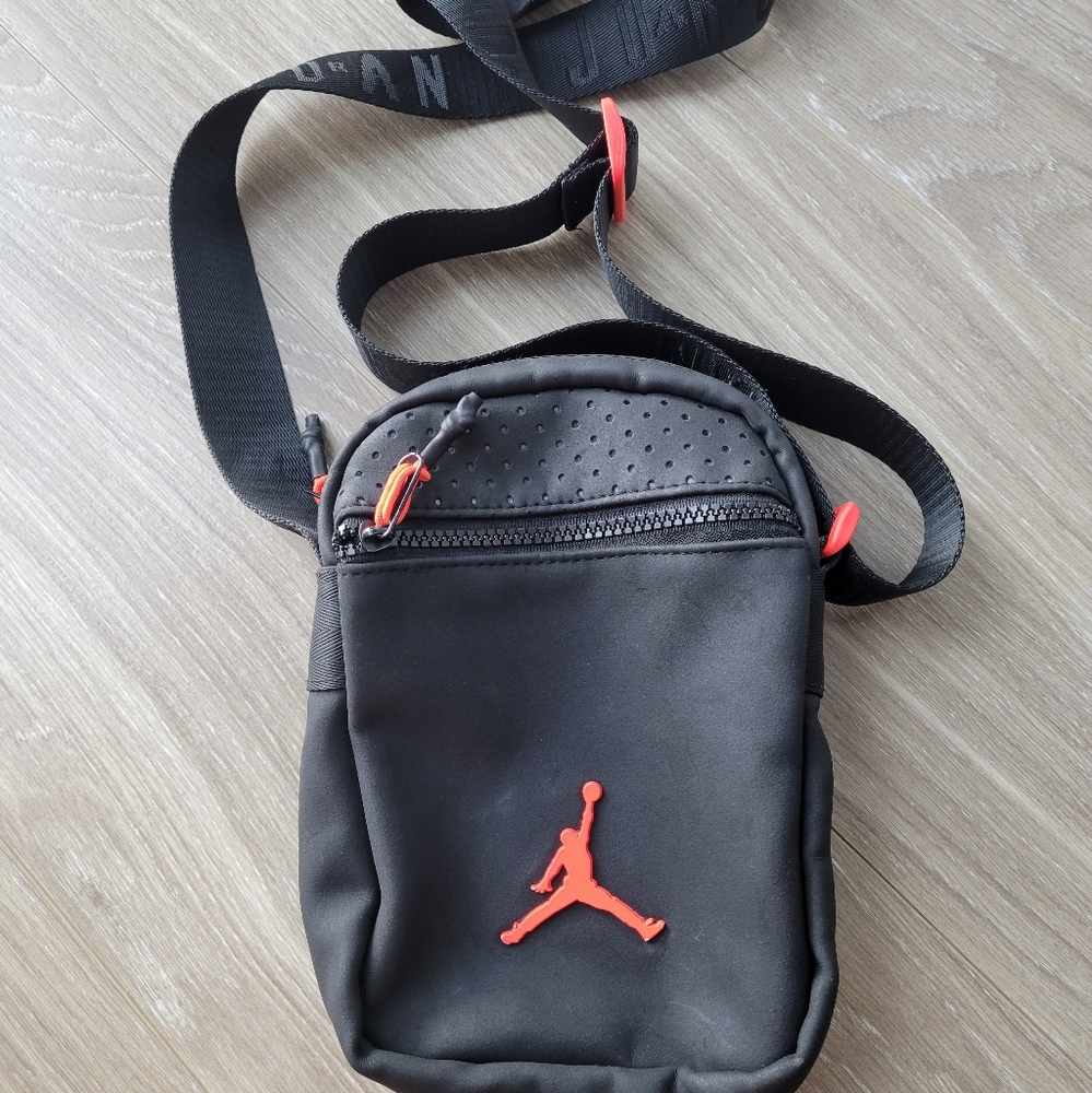Jordan crossbody bag